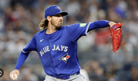 Kevin Gausman Age, Net Worth, Family, Career ,height and weight 2025